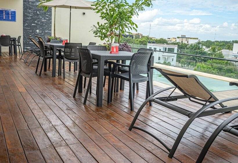 Moonshine Tulum Hotel & Hostel