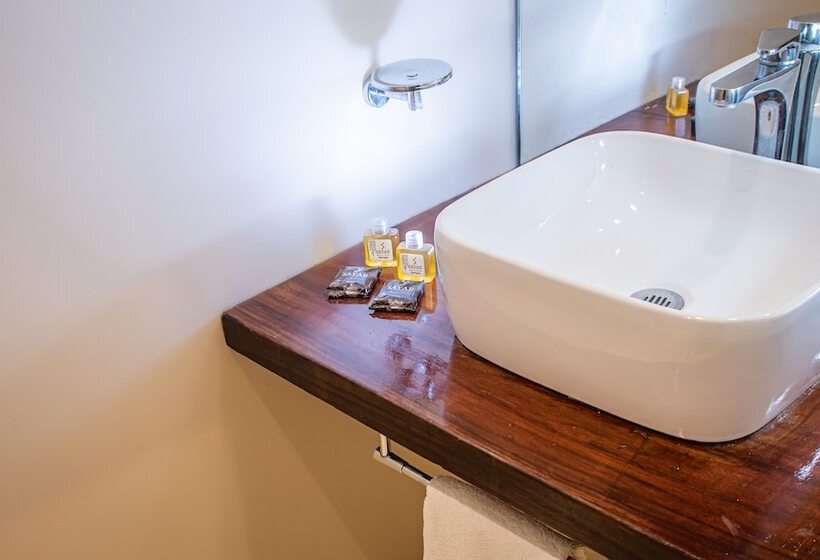 Moonshine Tulum Hotel & Hostel