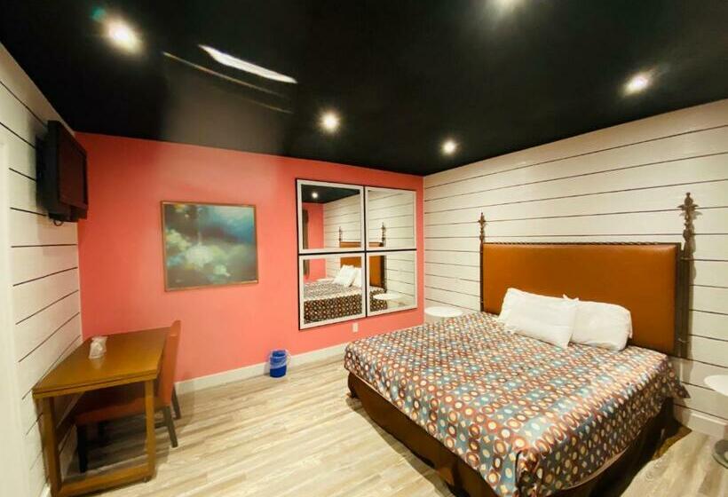 Мотель Casa Valentine Inn   Los Angeles