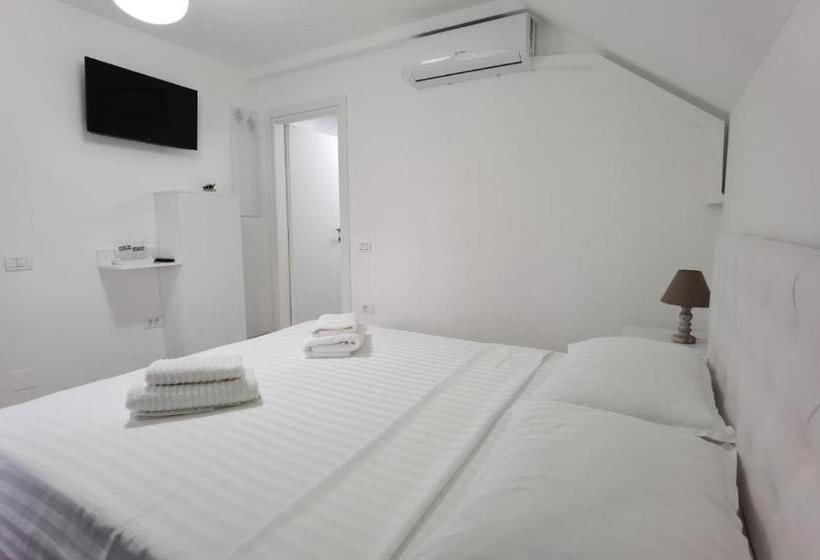 بنسيون Casa Sima