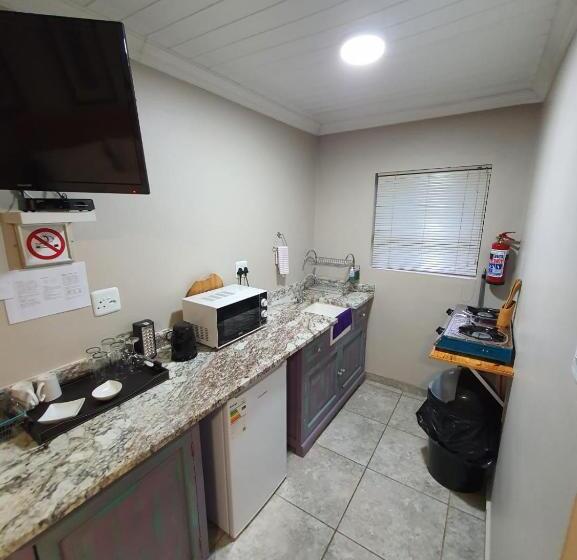 بنسيون Huis Van Seisoene