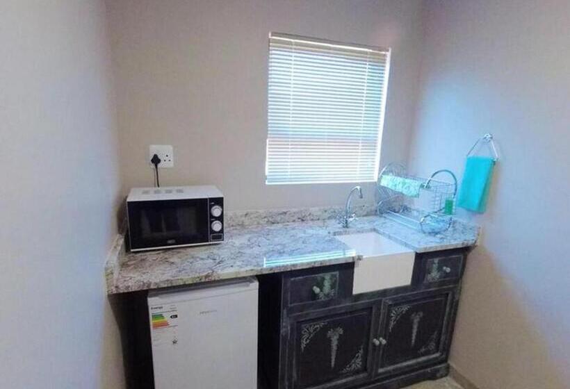 بنسيون Huis Van Seisoene