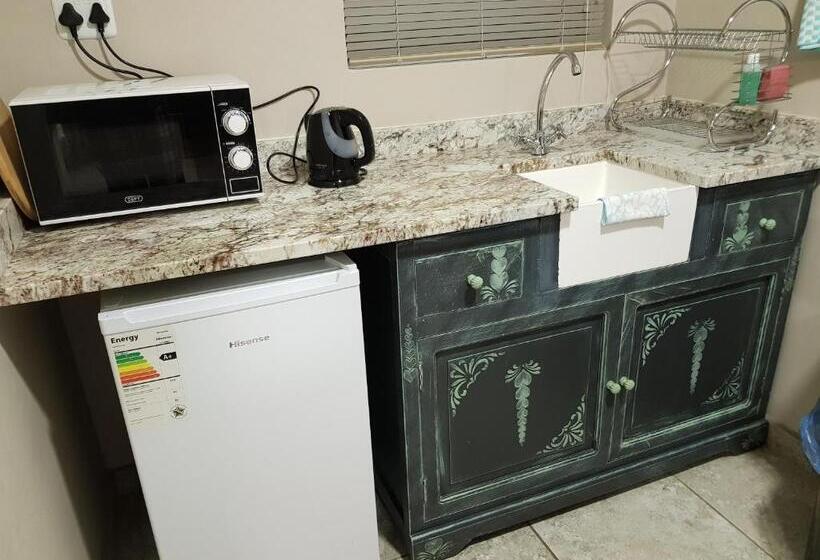 بنسيون Huis Van Seisoene