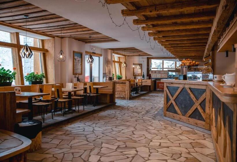 منتجع Capanna Presena