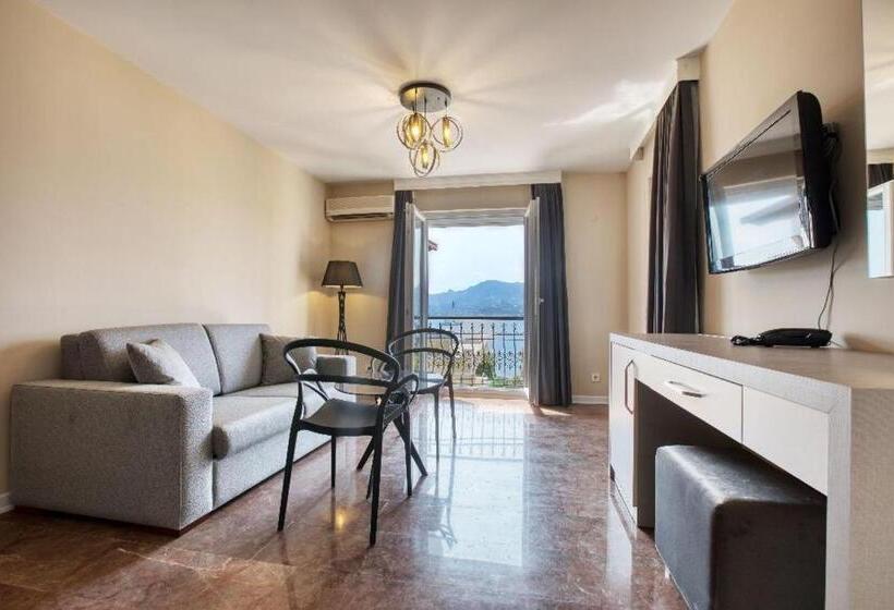 Farrys Boutique Hotel & Beach Club   Yalıkavak