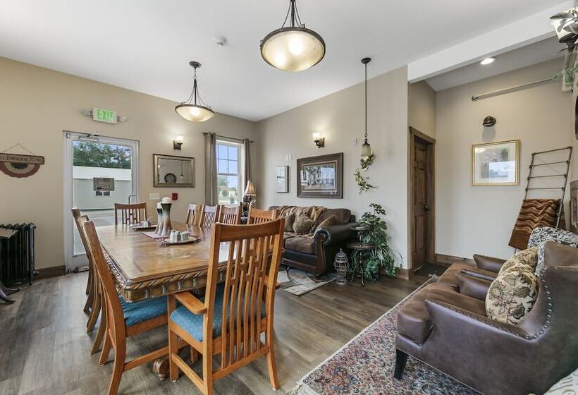 Twisters Bed And Breakfast