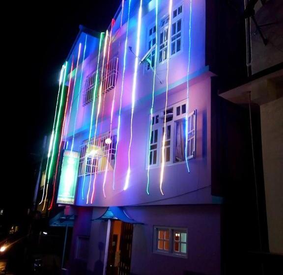 Very Homely Hotel For Tourists