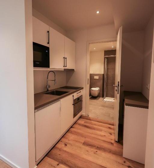 Coffee Fellows Hotel & Longstay