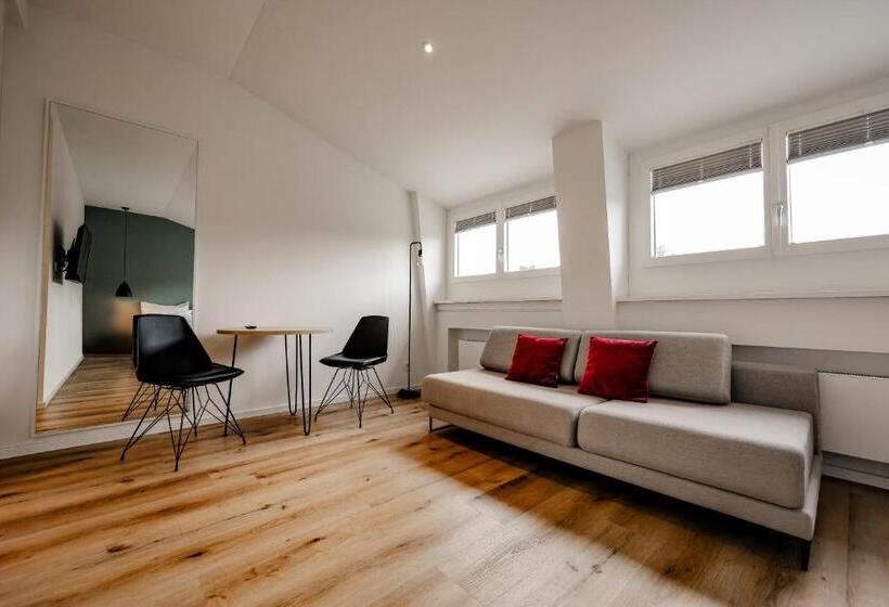 Coffee Fellows Hotel & Longstay