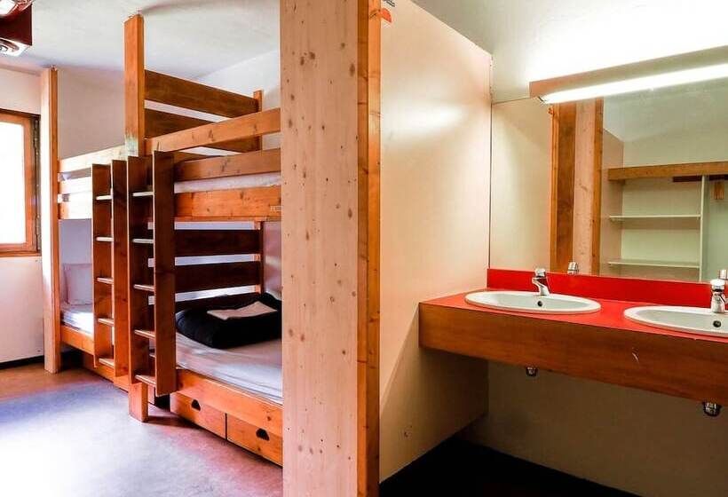 Общежитие Auberge De Jeunesse Hi Chamonix