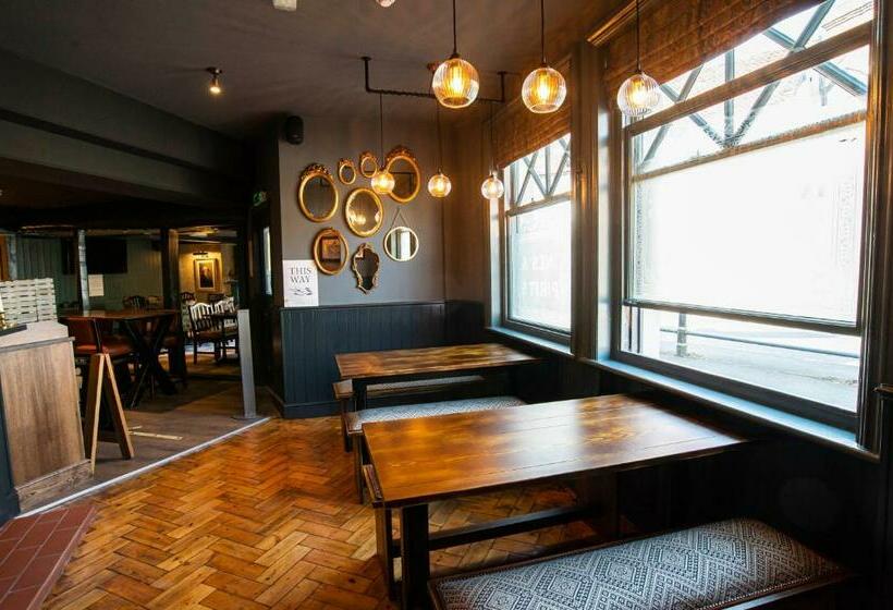 הוסטל Kings Arms