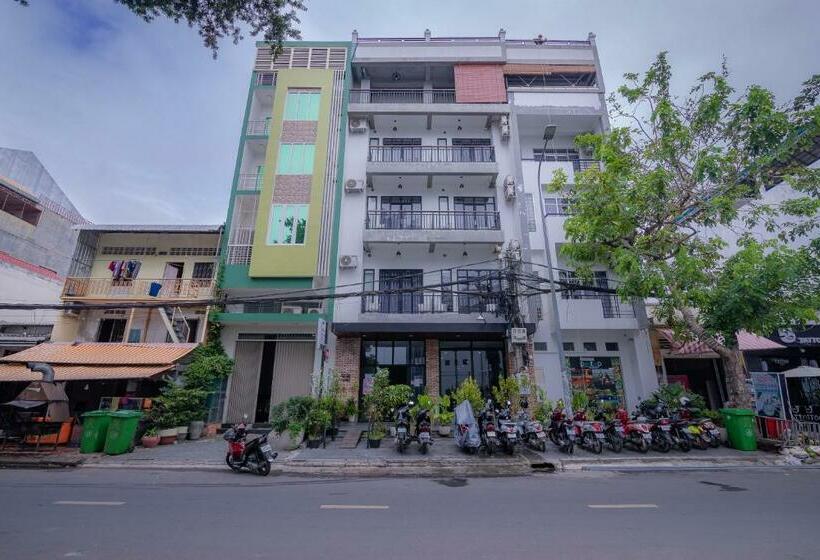 הוסטל Pooltop Phnom Penh
