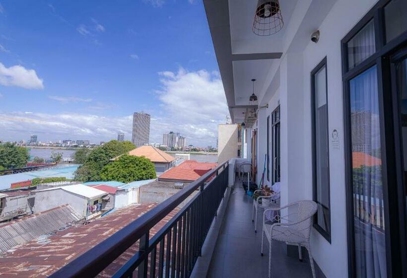 הוסטל Pooltop Phnom Penh