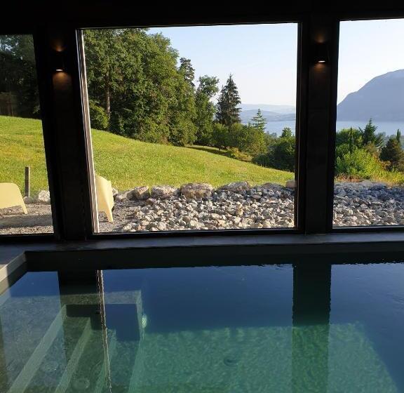 مبيت وإفطار Les O D Annecy