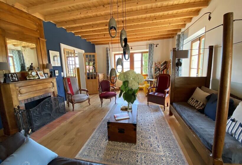 مبيت وإفطار Les O D Annecy