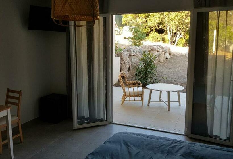 تختخواب و صبحانه Les Terrasses D'arutoli