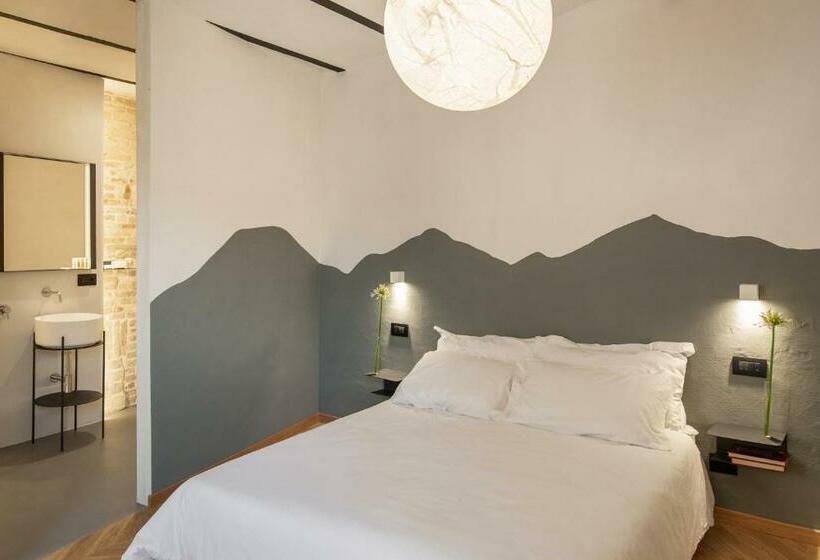 مبيت وإفطار Ognissanti Guesthouse & Suites