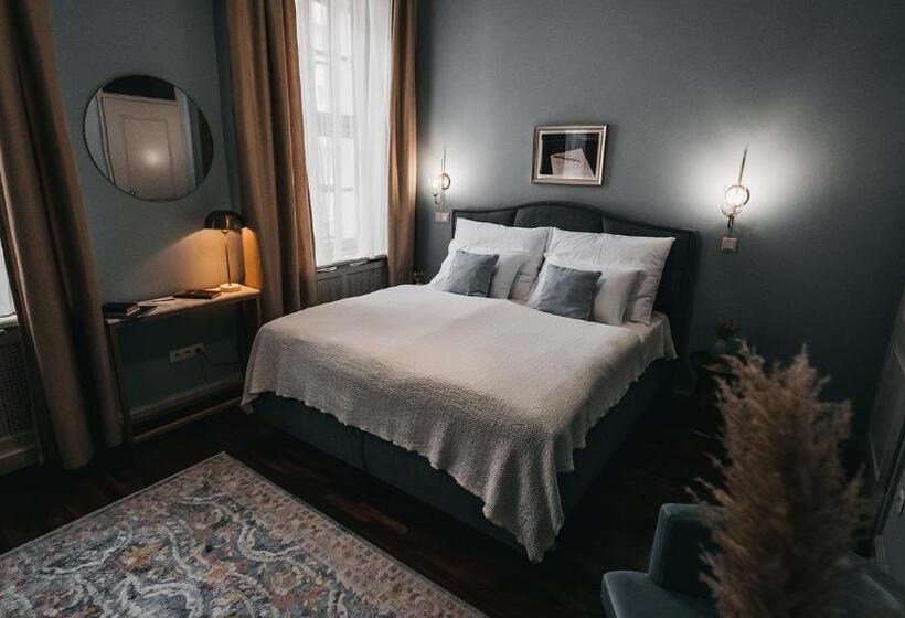 Bed and Breakfast Room42   Suites & Apartments