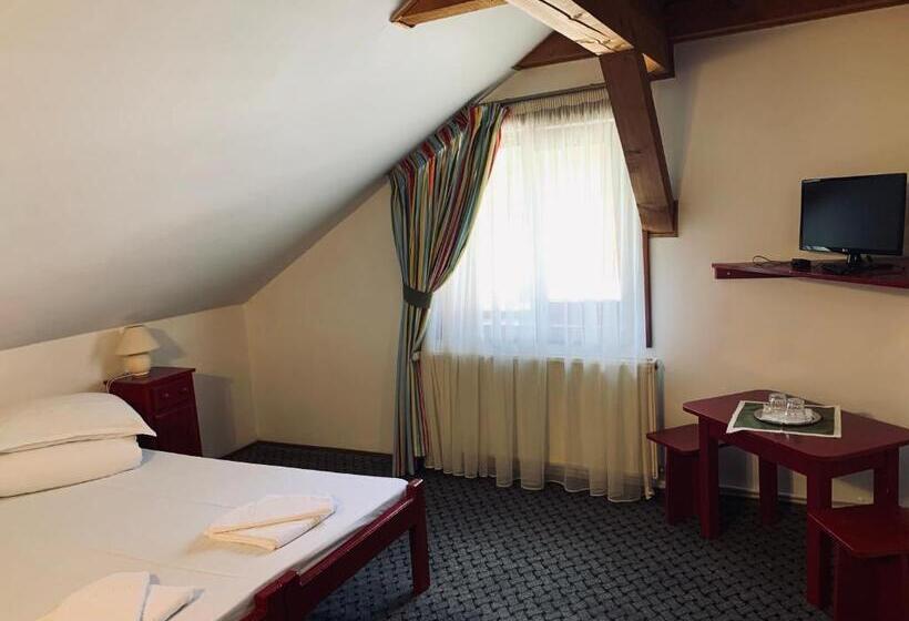 צימר Székely Fogadó   Hanul Secuiesc