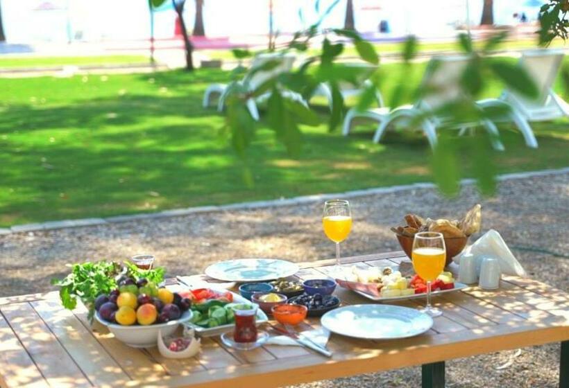 Dolunay Suit & Beach