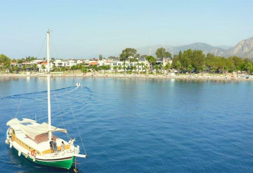 Dolunay Suit & Beach