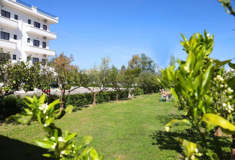 בית מלון כפרי Argeli