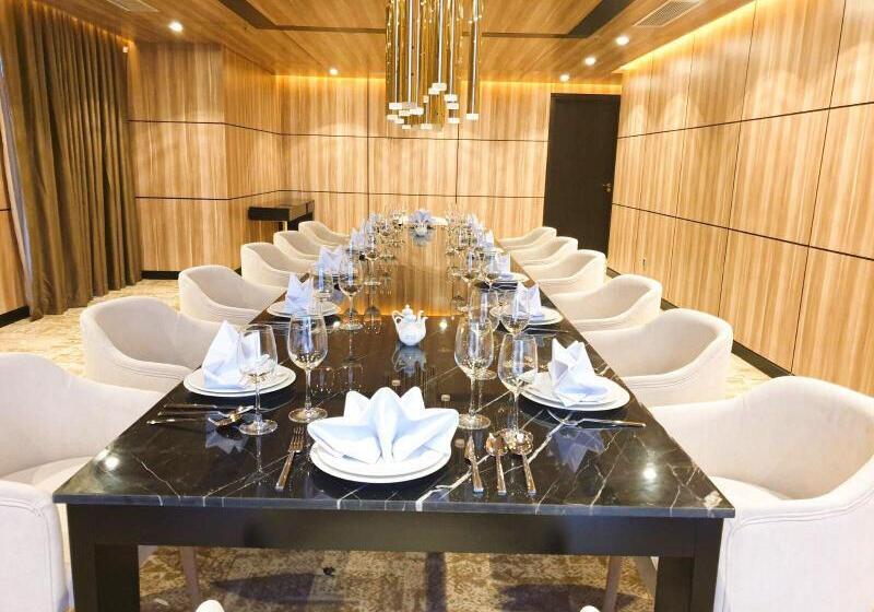 هتل Diamond Stars Ben Tre