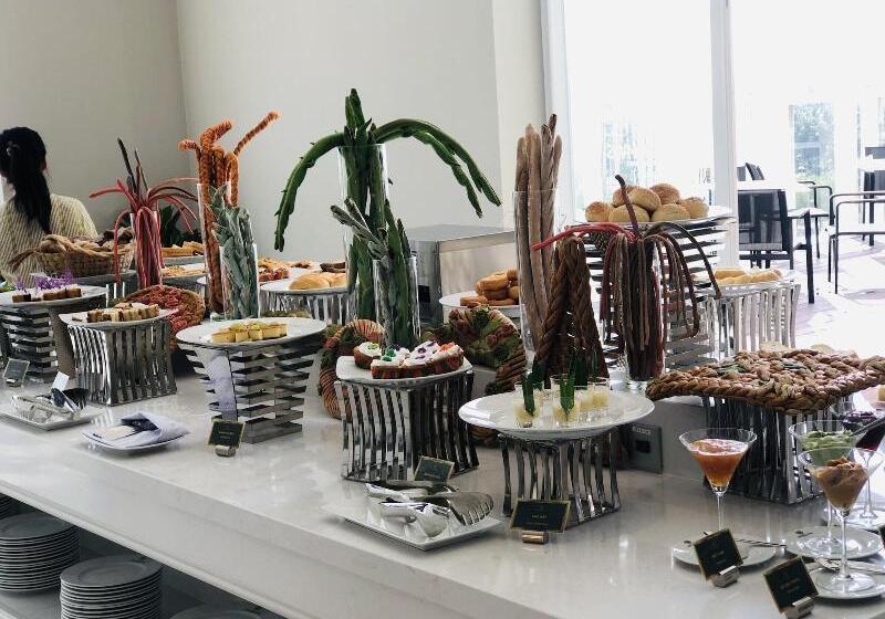 هتل Diamond Stars Ben Tre