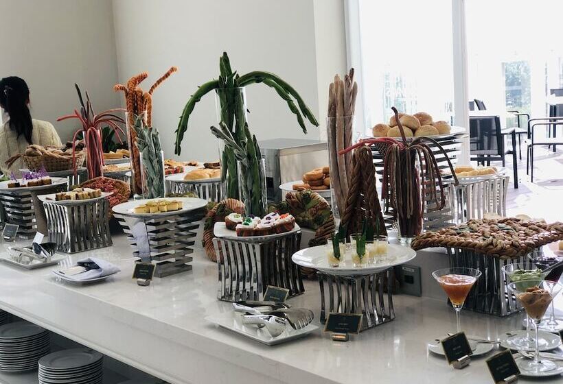 هتل Diamond Stars Ben Tre