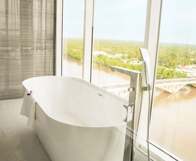 هتل Diamond Stars Ben Tre