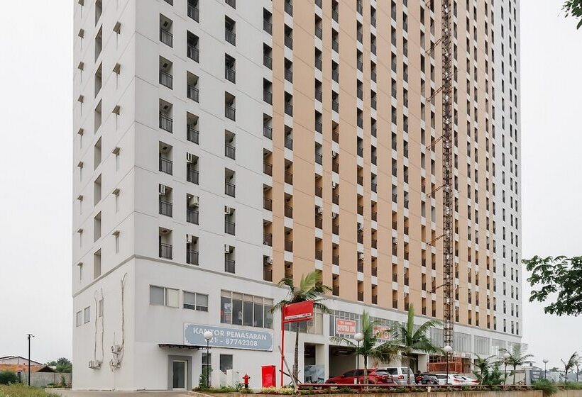 Hotel Reddoorz Apartemen @ Green Lake View Cimanggis
