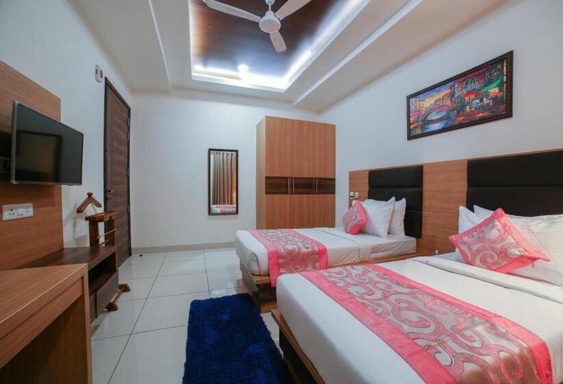 Отель Grand Regency   Delhi Airport