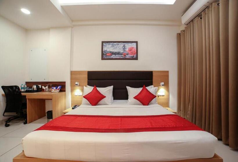 Отель Grand Regency   Delhi Airport