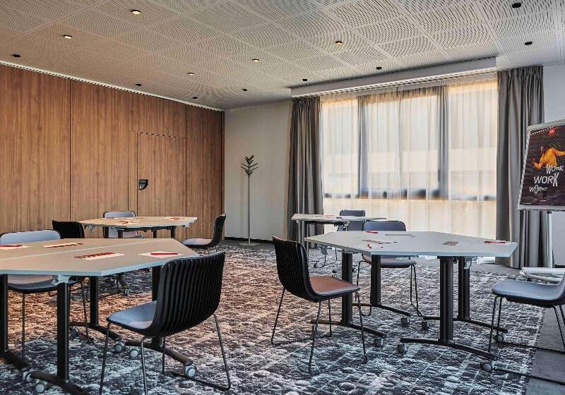 فندق Ibis Montlhery Paris Sud