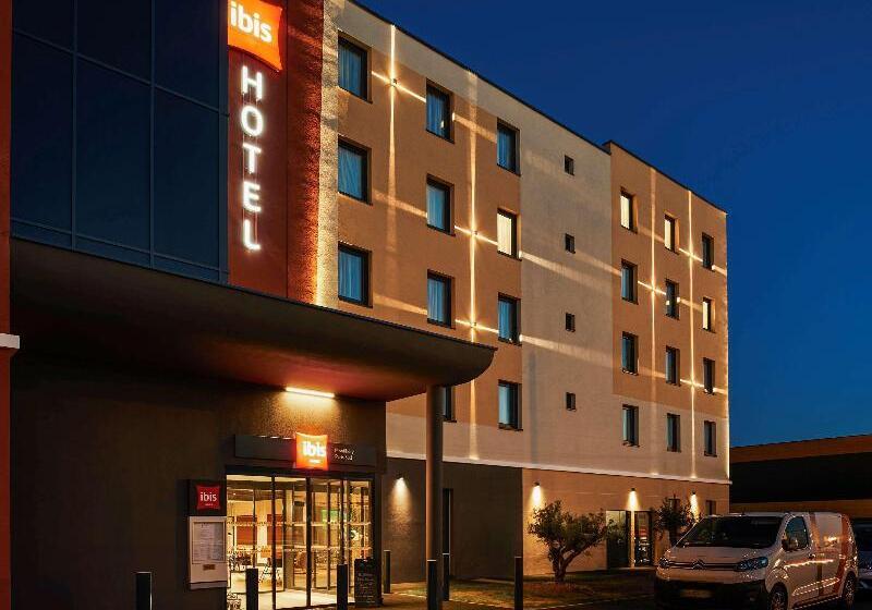 فندق Ibis Montlhery Paris Sud