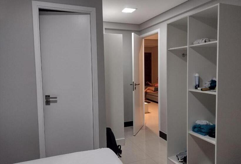 בית מלון כפרי Manhattan Beach Riviera