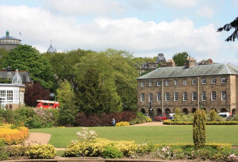 هتل No 6 The Square Tearooms & Accommodation