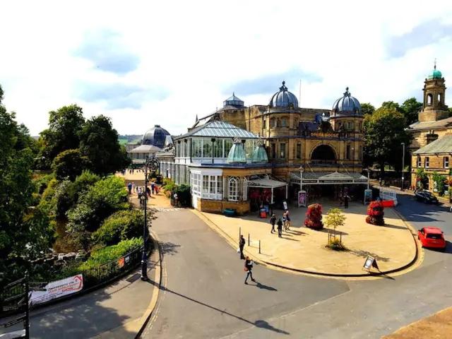 هتل No 6 The Square Tearooms & Accommodation