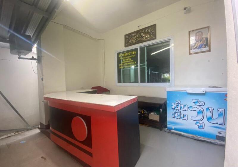 Отель Oyo 1135 Triple A Residence