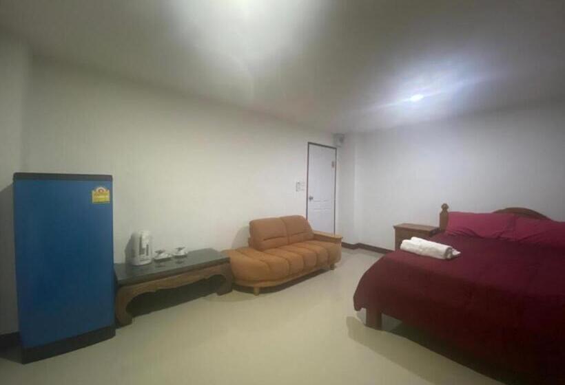 فندق Oyo 1135 Triple A Residence