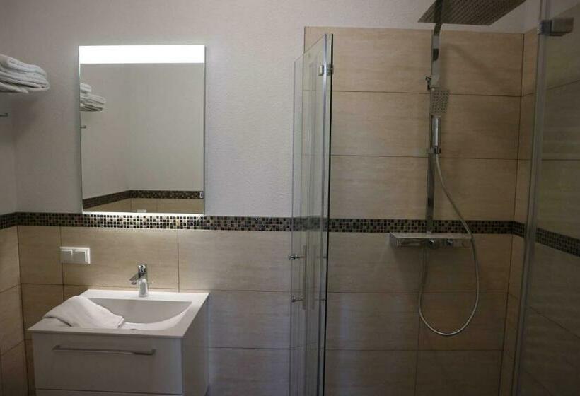 Отель Pension Am Waldguertel