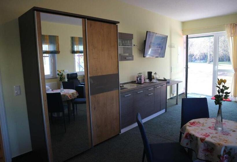 Отель Pension Am Waldguertel