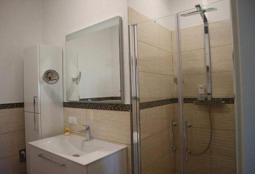 Отель Pension Am Waldguertel