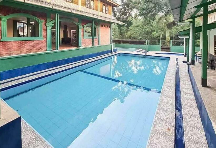 酒店 Pesona Wisata Alam Ciparay Endah Mitra Reddoorz