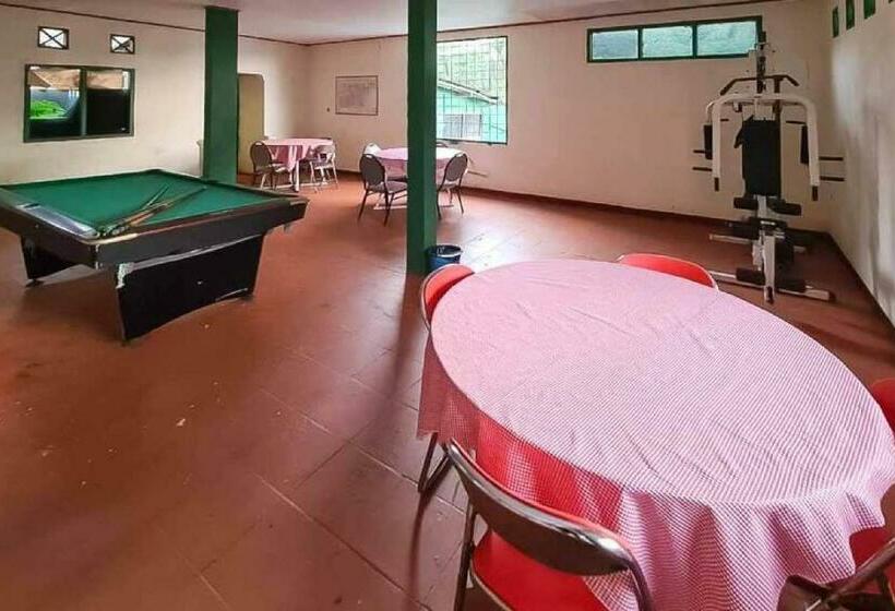 酒店 Pesona Wisata Alam Ciparay Endah Mitra Reddoorz