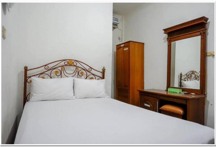 Отель Puspa Indah Guesthouse Redpartner