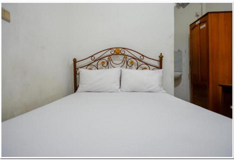 Отель Puspa Indah Guesthouse Redpartner