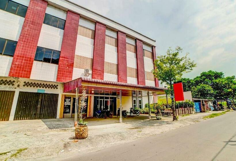 酒店 Reddoorz @ Brayan Medan