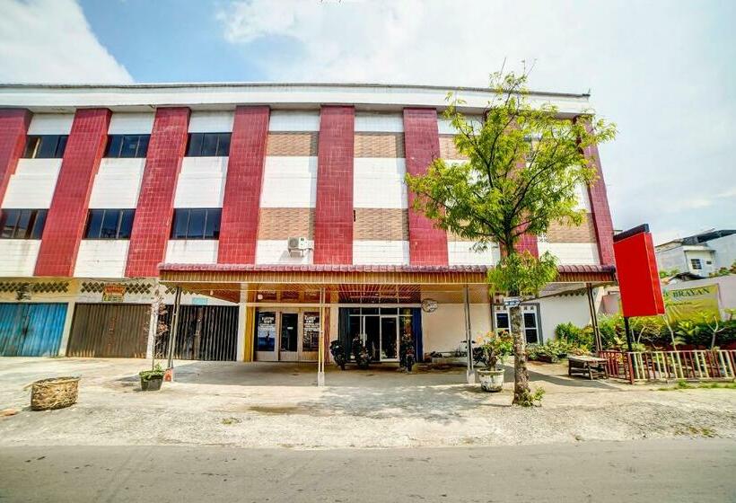 酒店 Reddoorz @ Brayan Medan