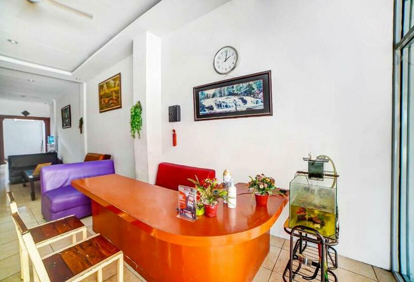 酒店 Reddoorz @ Brayan Medan